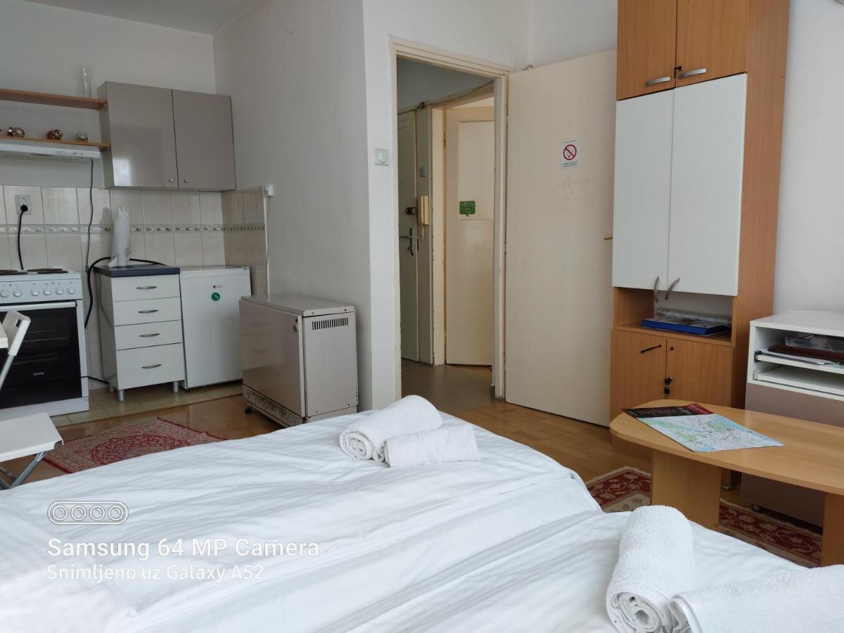 Apartment Daca Stan Белград Екстериор снимка
