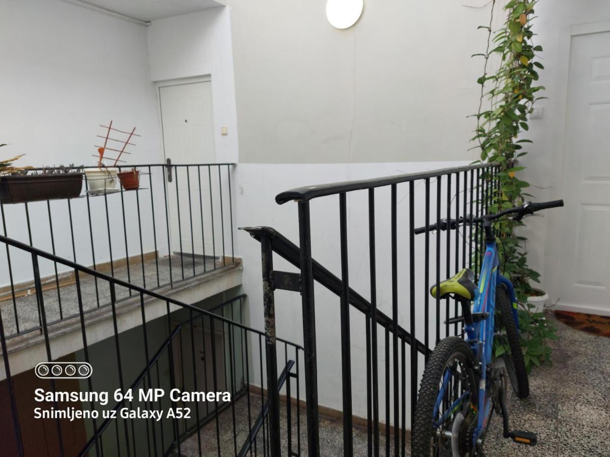 Apartment Daca Stan Белград Екстериор снимка