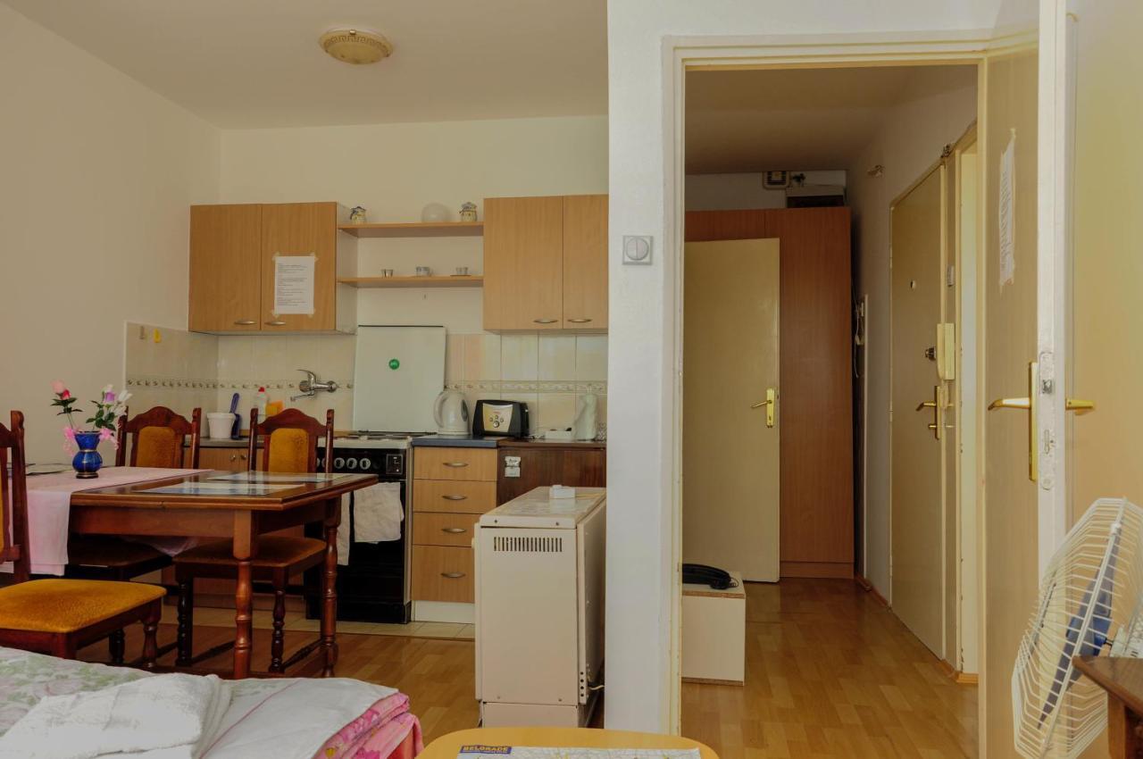 Apartment Daca Stan Белград Стая снимка
